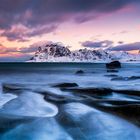 Uttakleiv Beach auf den Lofoten zum Sonnenuntergang