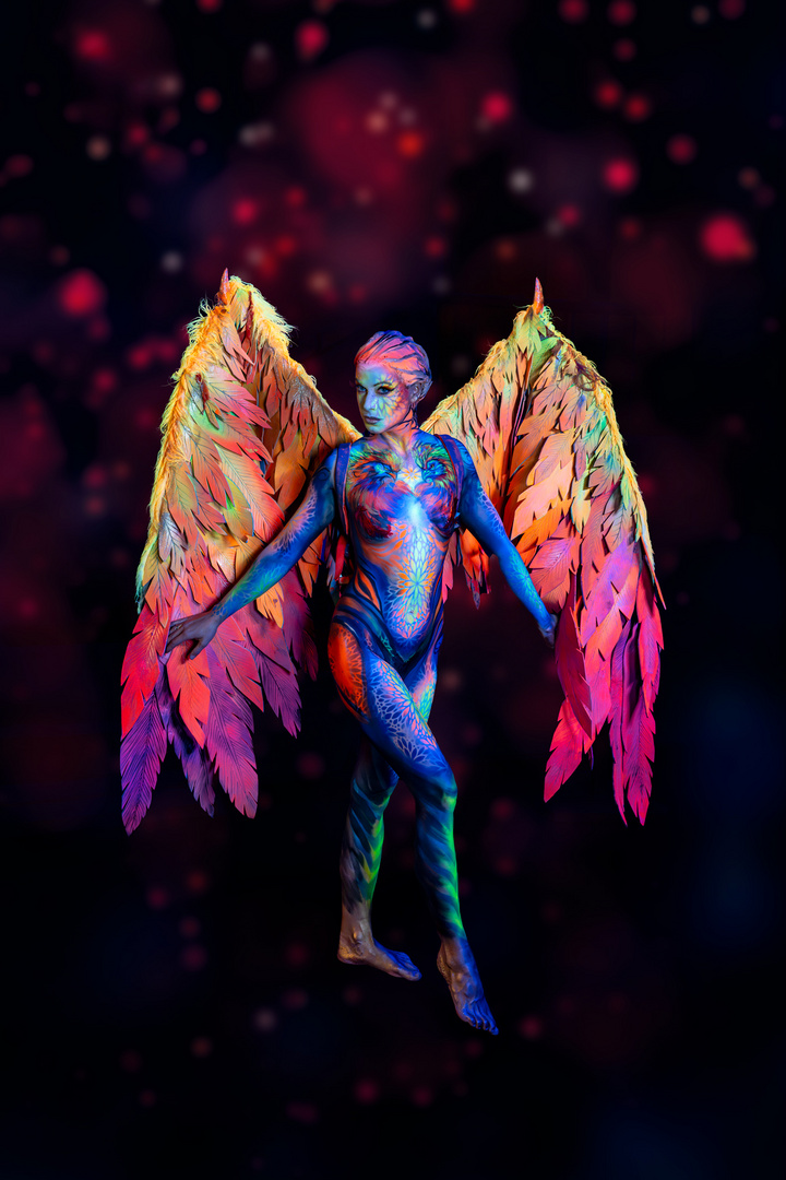 UV-Bodypainting, the phoenix