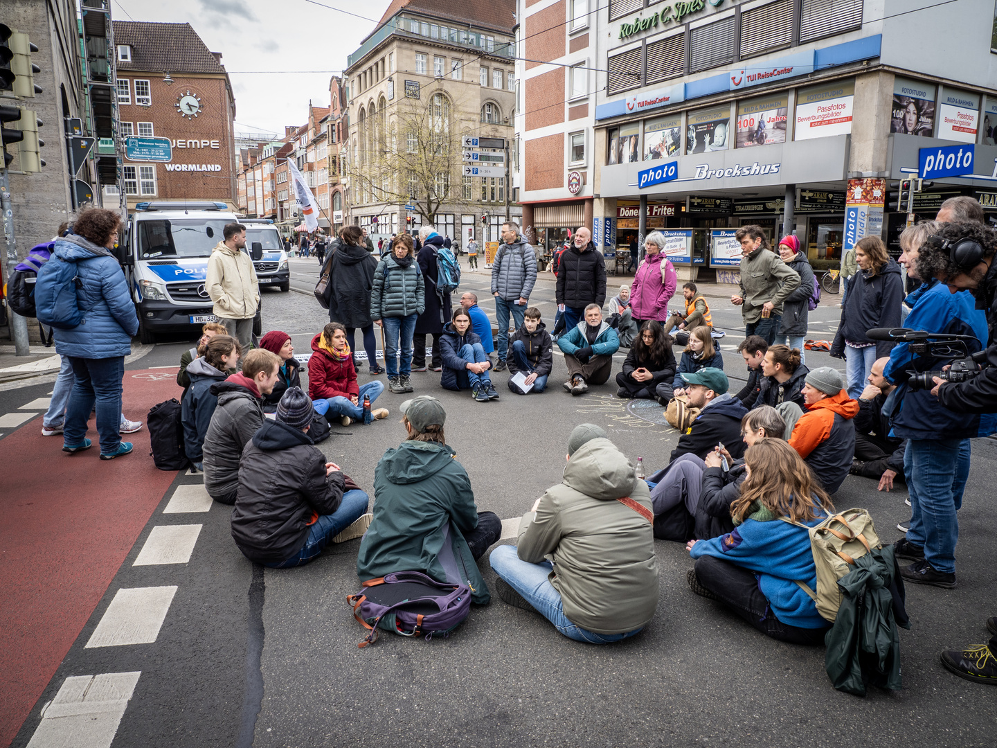 UV (er-) leben, Protest-Training vor Ort