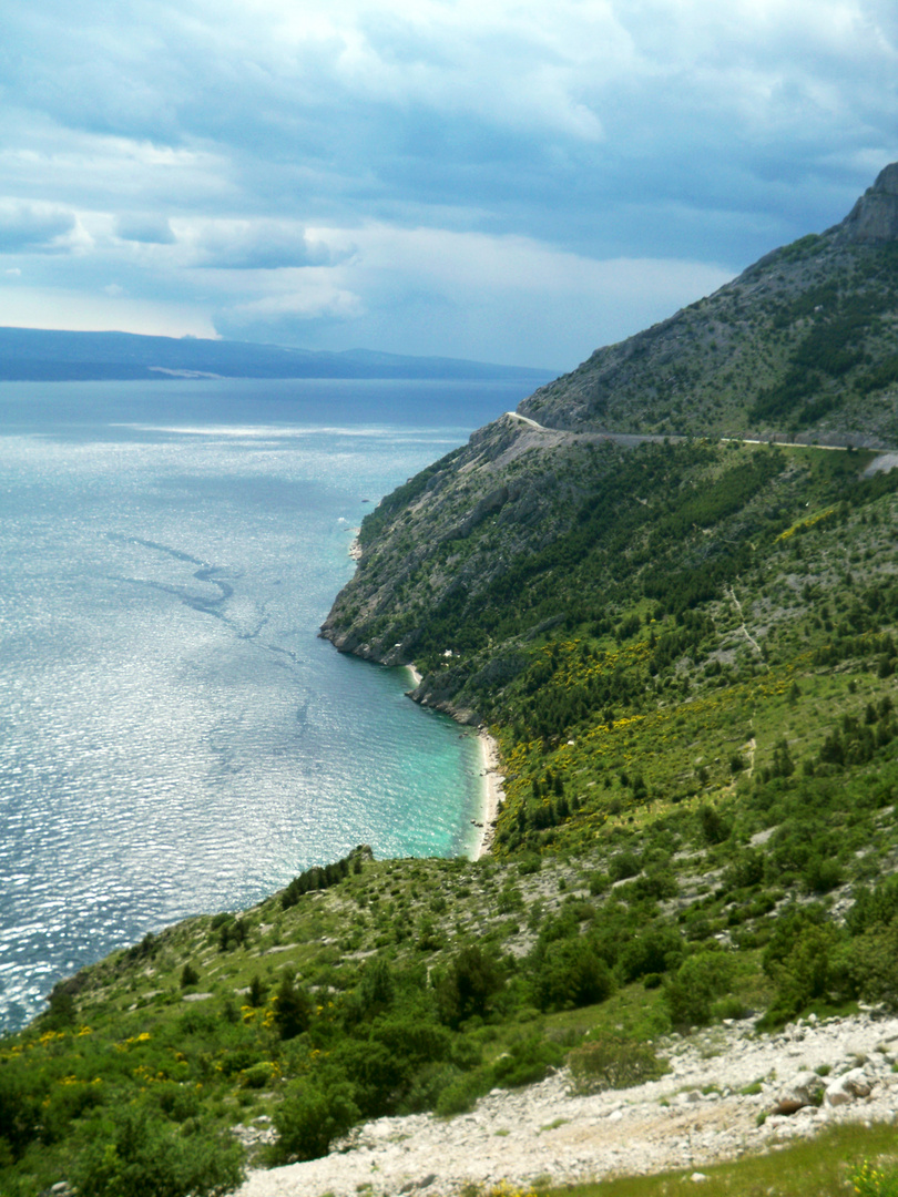 Uvala na krizanju Omis-Imotski-BaskaVoda