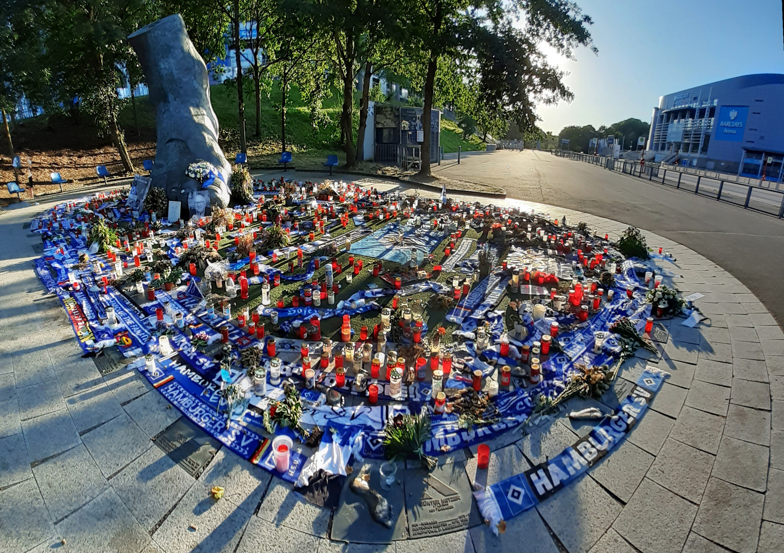 Uwe Seeler am Volksparkstadion