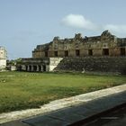  Uxmal, das "Nonnenkloster"