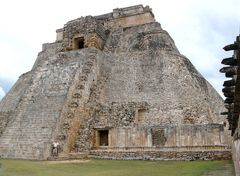 Uxmal- die Pyramide des Wahrsagens