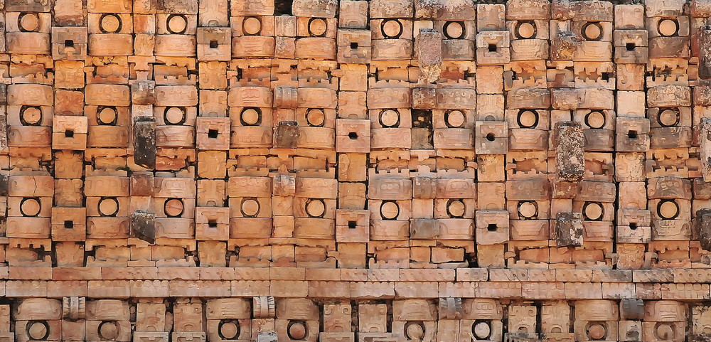 Uxmal - Kabah; Palastes der Masken, der auch Codz Poop ("aufgerollte Matte")