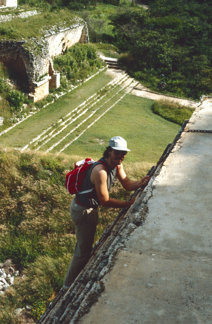  Uxmal, Pyramide des Wahrsagers, Abstieg