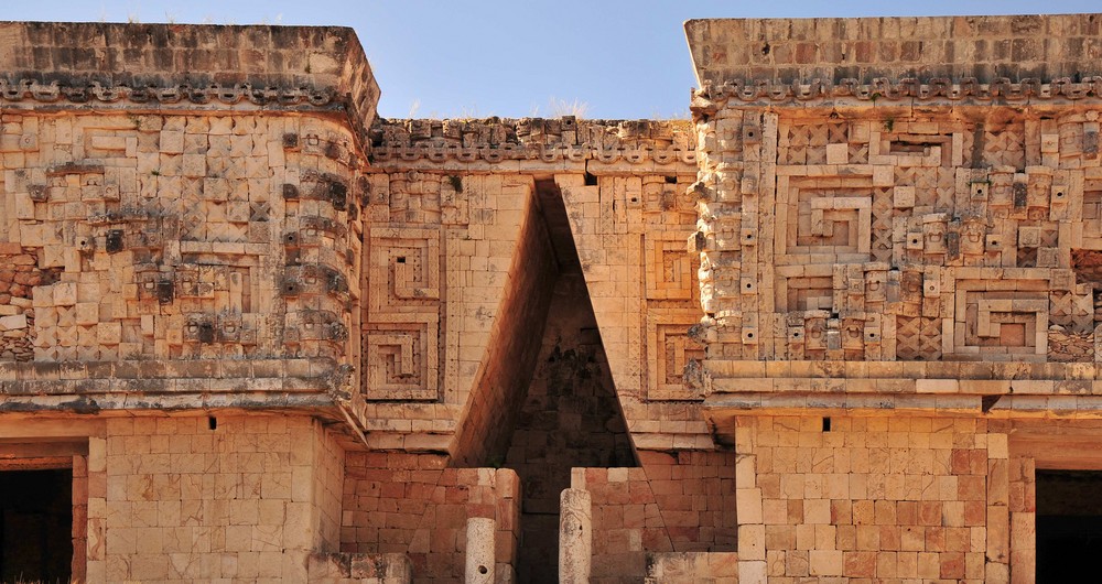 Uxmal- Teilansicht  Palast des Gouverneurs