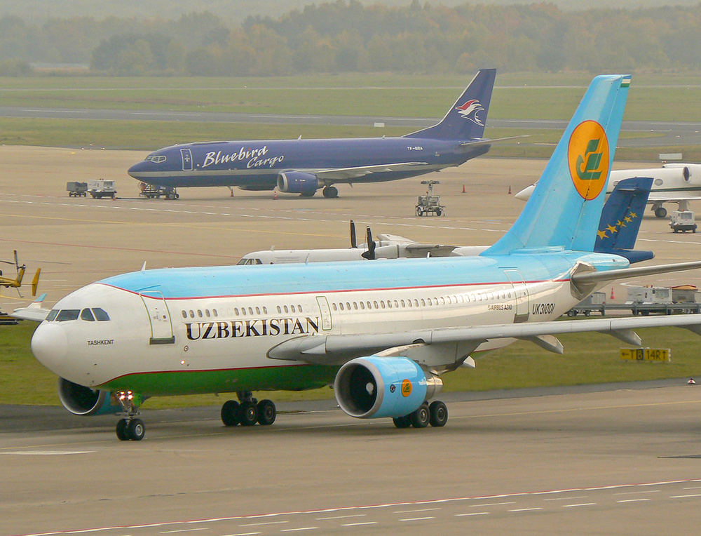 Uzbekistan A310 in CGN