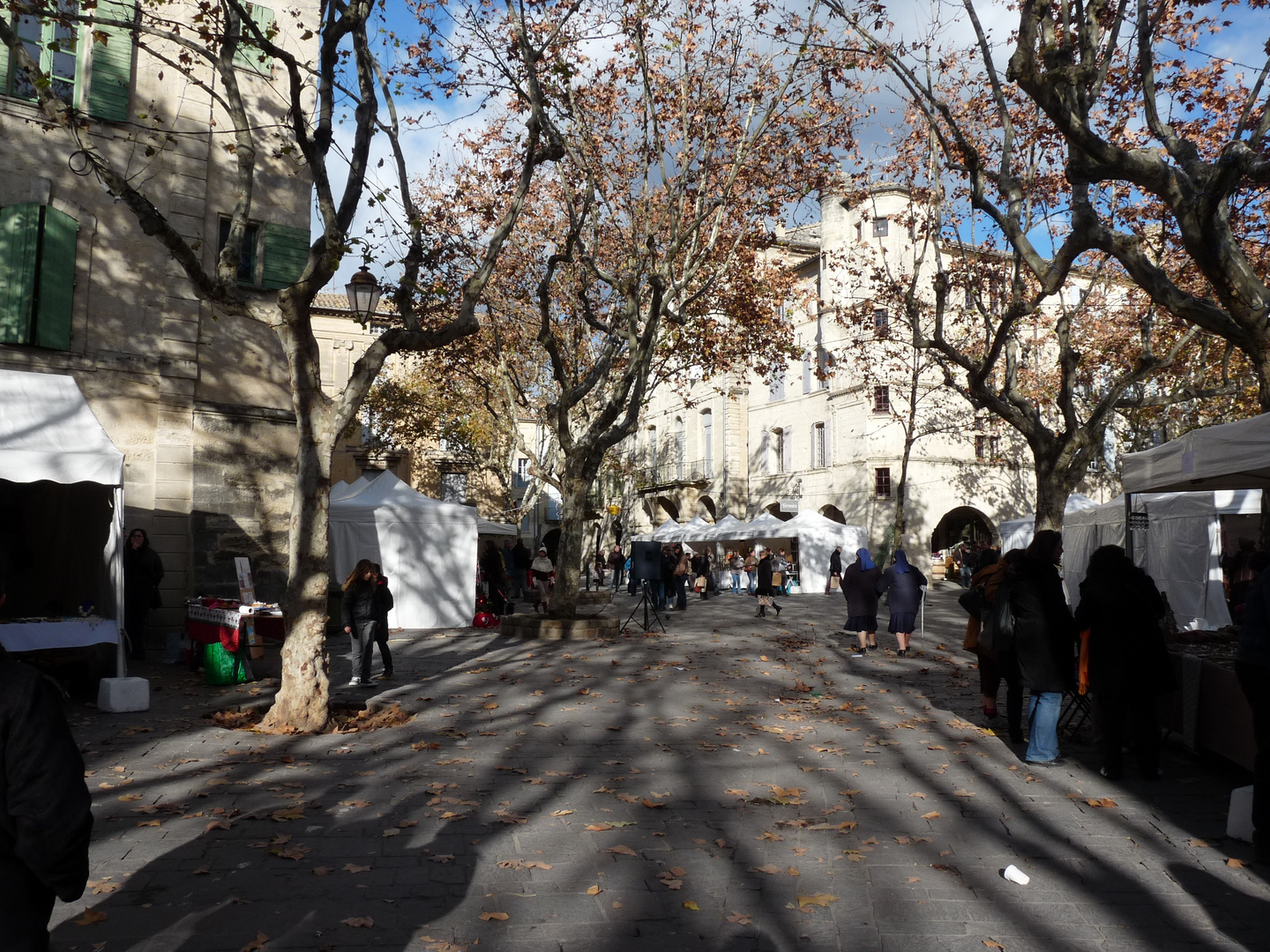 Uzès, Place aux Herbes, Marché de Noël