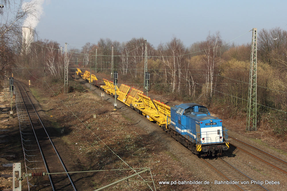 V 100-SP-006 (SLG SPITZKE LOGISTIK GmbH) mit einem Bauzug