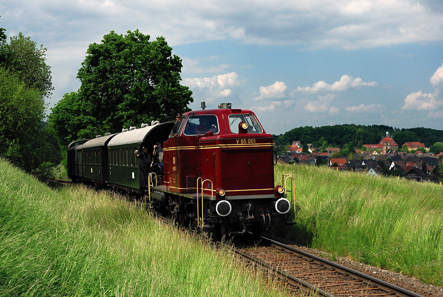 V 65 001 auf dem Weg zur Hütte...