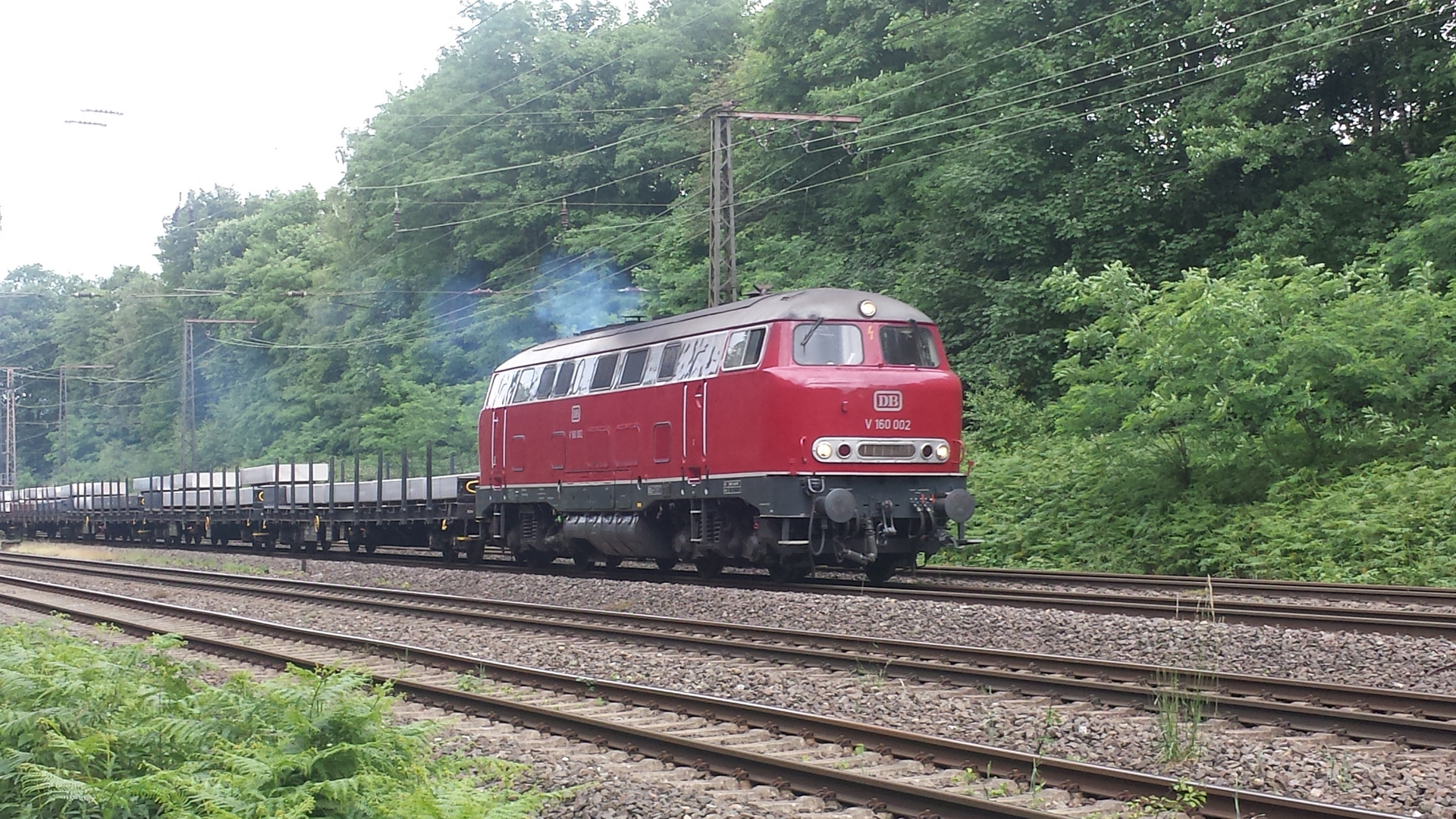 V160 002 am 16.06.2017 mit Aluzug am Abzw. Duisburg - Lotharstrasse Richtung Lintorf 