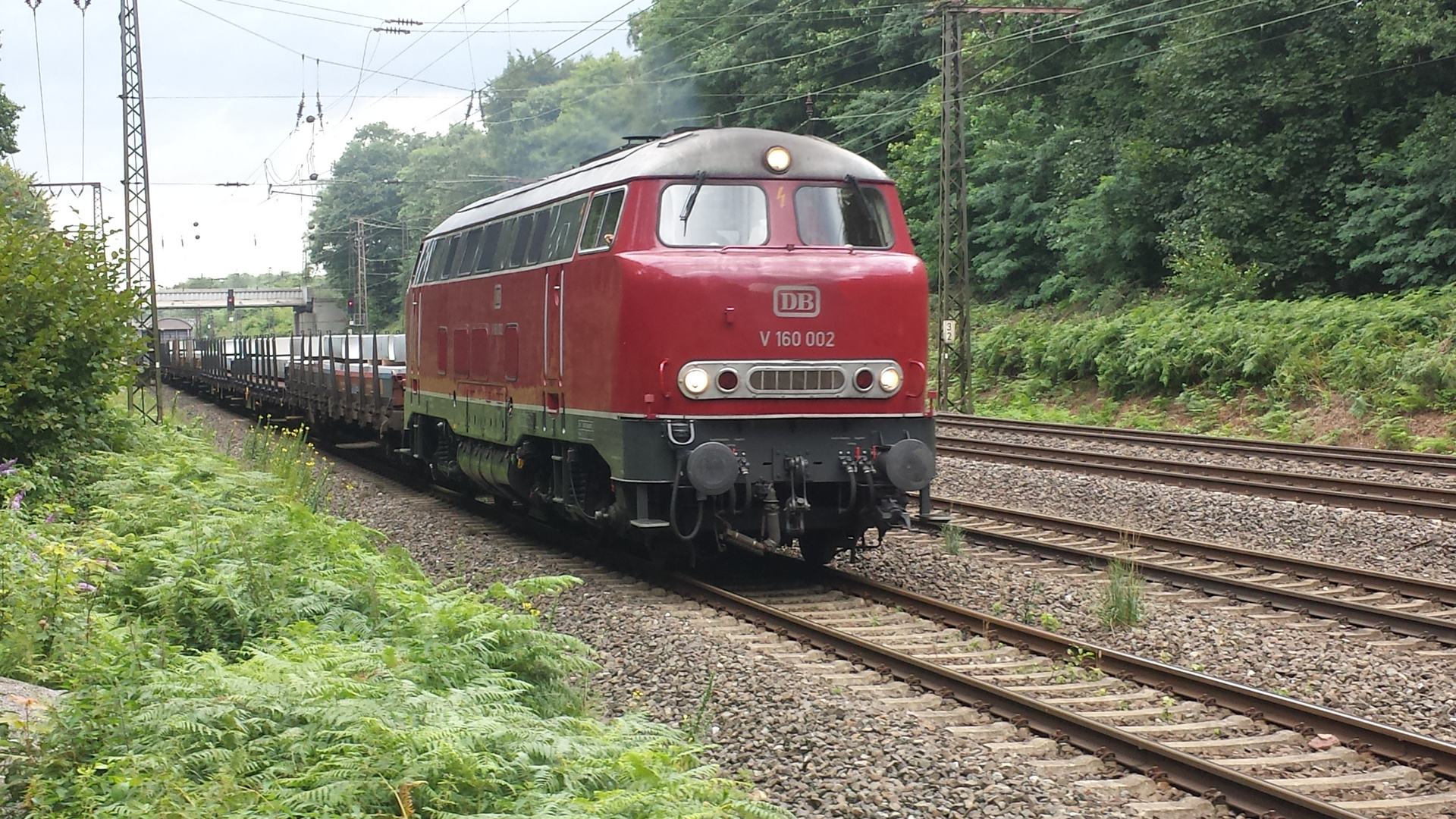 V160 002 mit dem Aluzug am 28.07.2017 am Abzweig Duisburg-Lotharstrasse