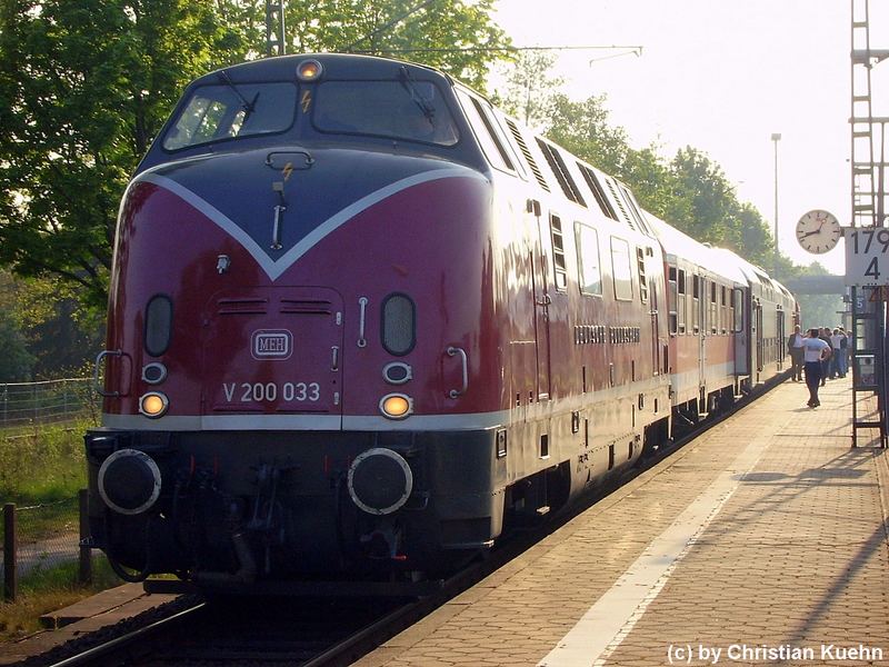 V200 033 mit Sonderzug in Hamburg Neugraben