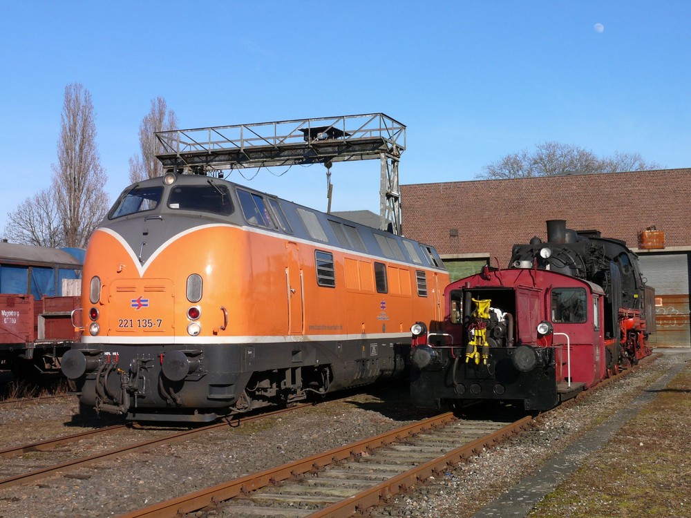 V200 in Orange