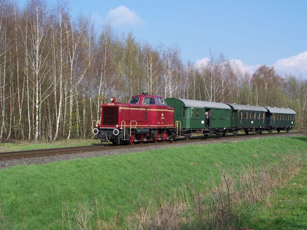 V65 001 auf der Georgsmarienhütten-Eisenbahn am 13.04.12