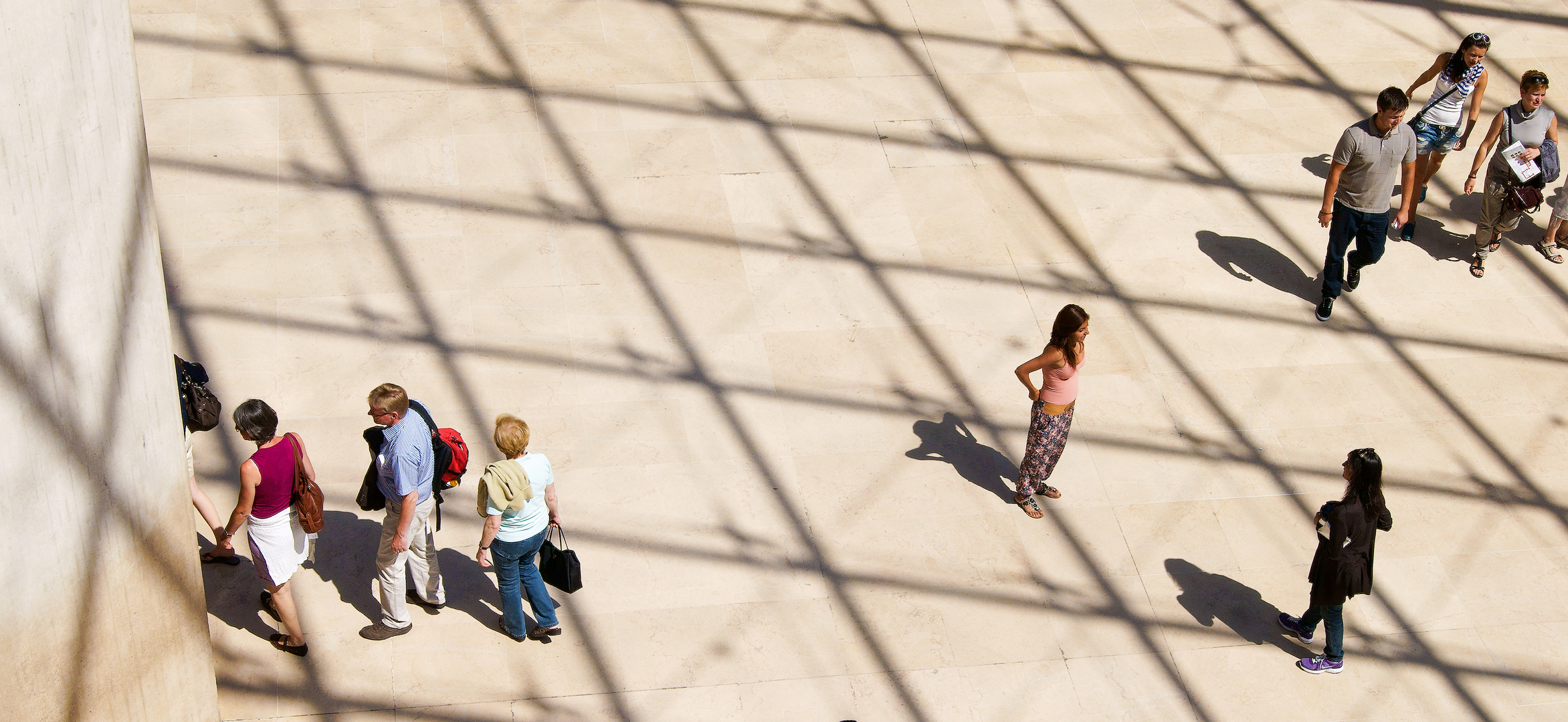 va et vient sous le louvre