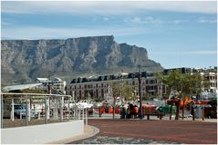 V&A (Victoria and Alfred) Waterfront mit Tafelberg - Kapstadt V