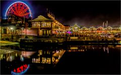 V&A Waterfront at night