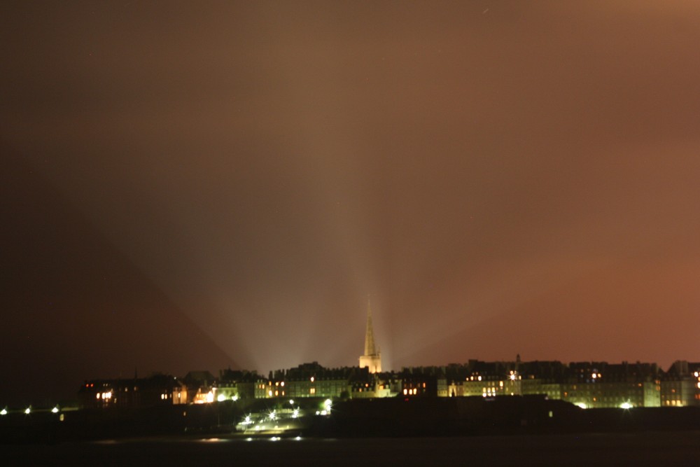 vacances à dinard:st malo vue de nuit