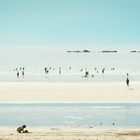 Vacanciers sur la plage d’Erdeven à marée basse