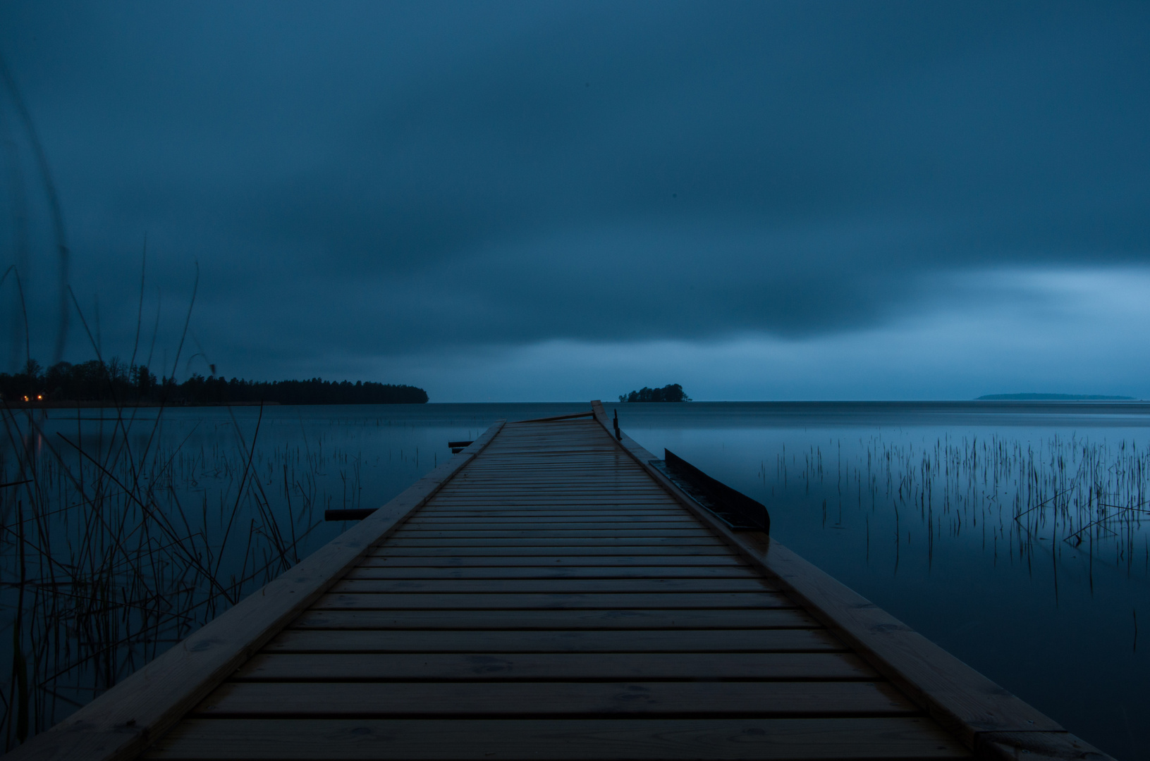 Vättern by night