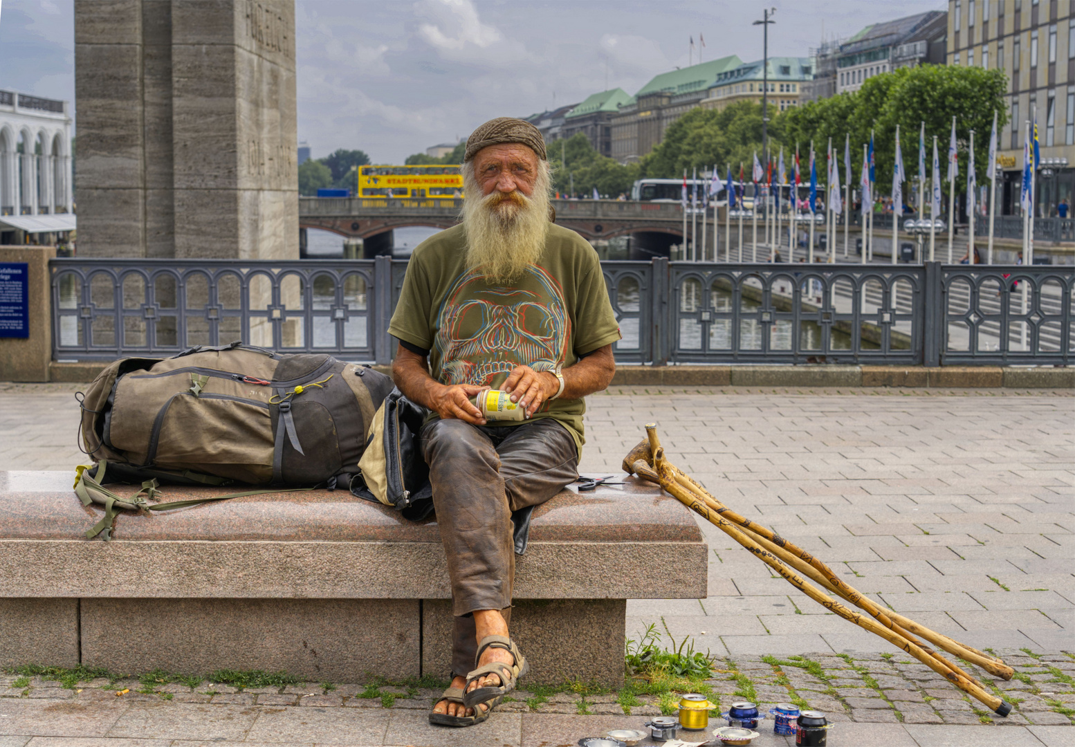 Vagabund in Hamburg am Rathausmarkt