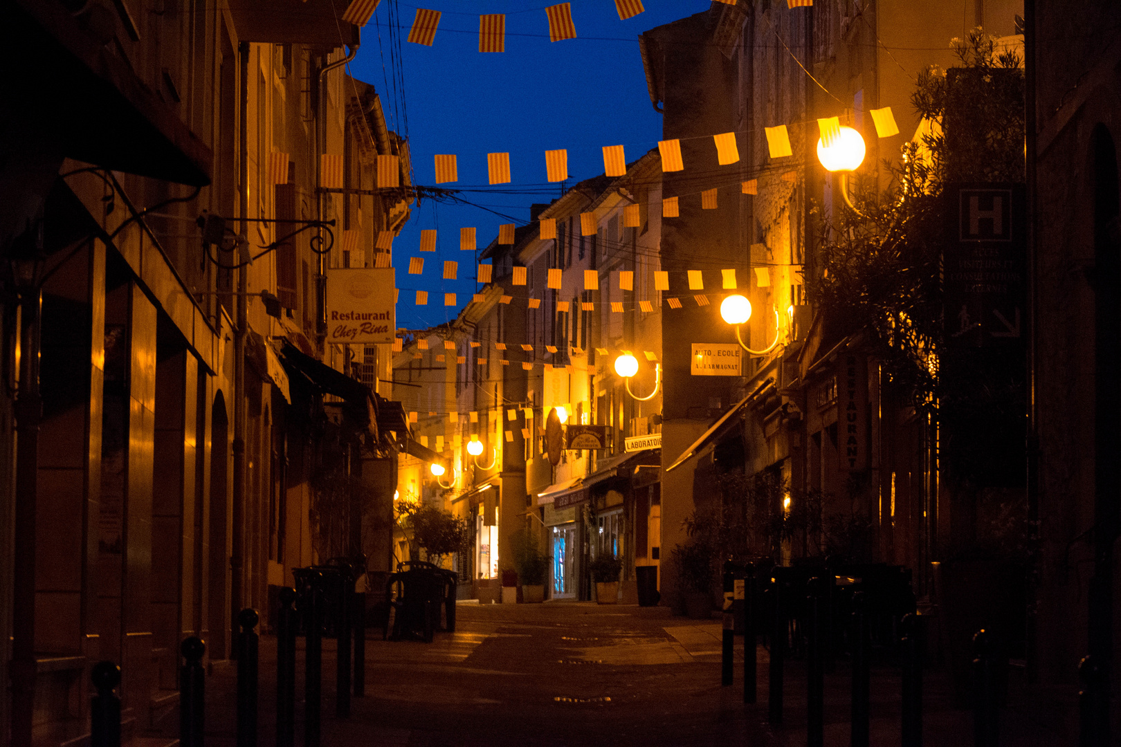 Vaison la Romaine abends