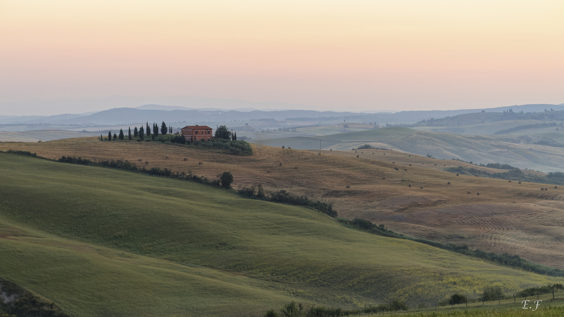 Val d"Orcia au petit jour