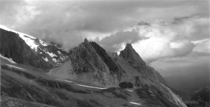 Val Ferret - Wolken, die den Abstieg beschleunigen