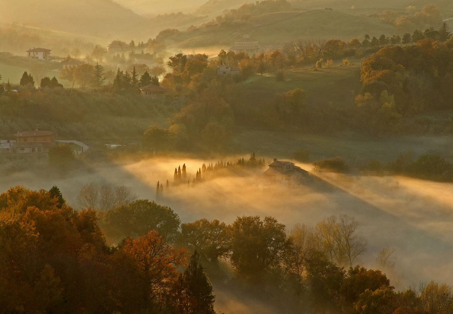 Valdichiana mit Bodennebel