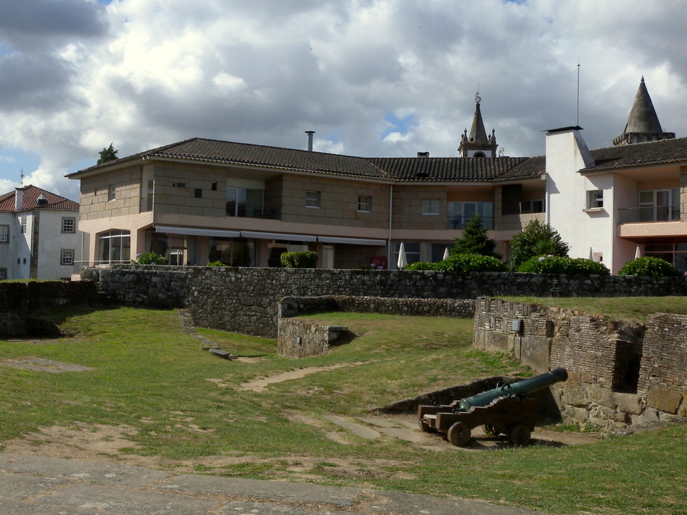 Valença: Centro histórico / Vieille ville /Altstadt...02-03