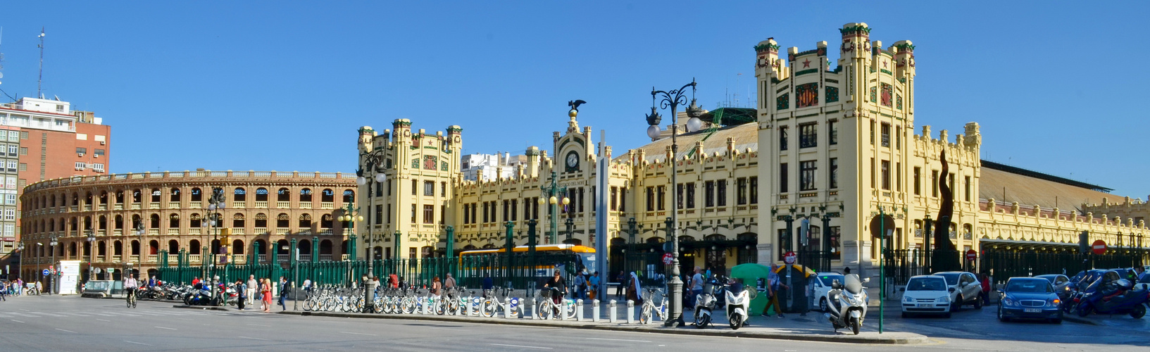 Valencia, Bahnhof und Arena