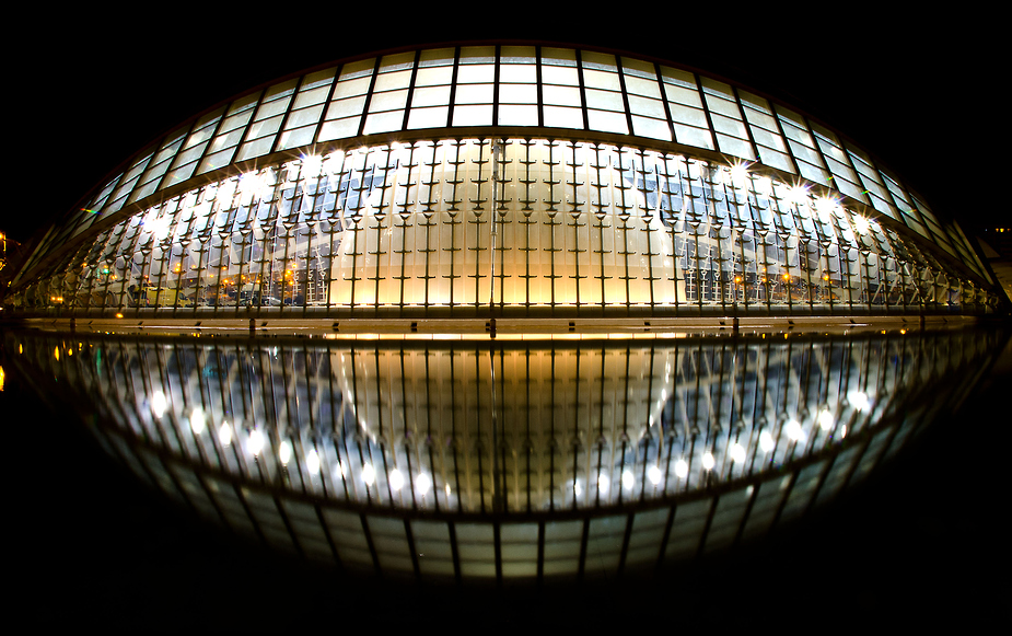 Valencia bei Nacht: L'Hemisfèric