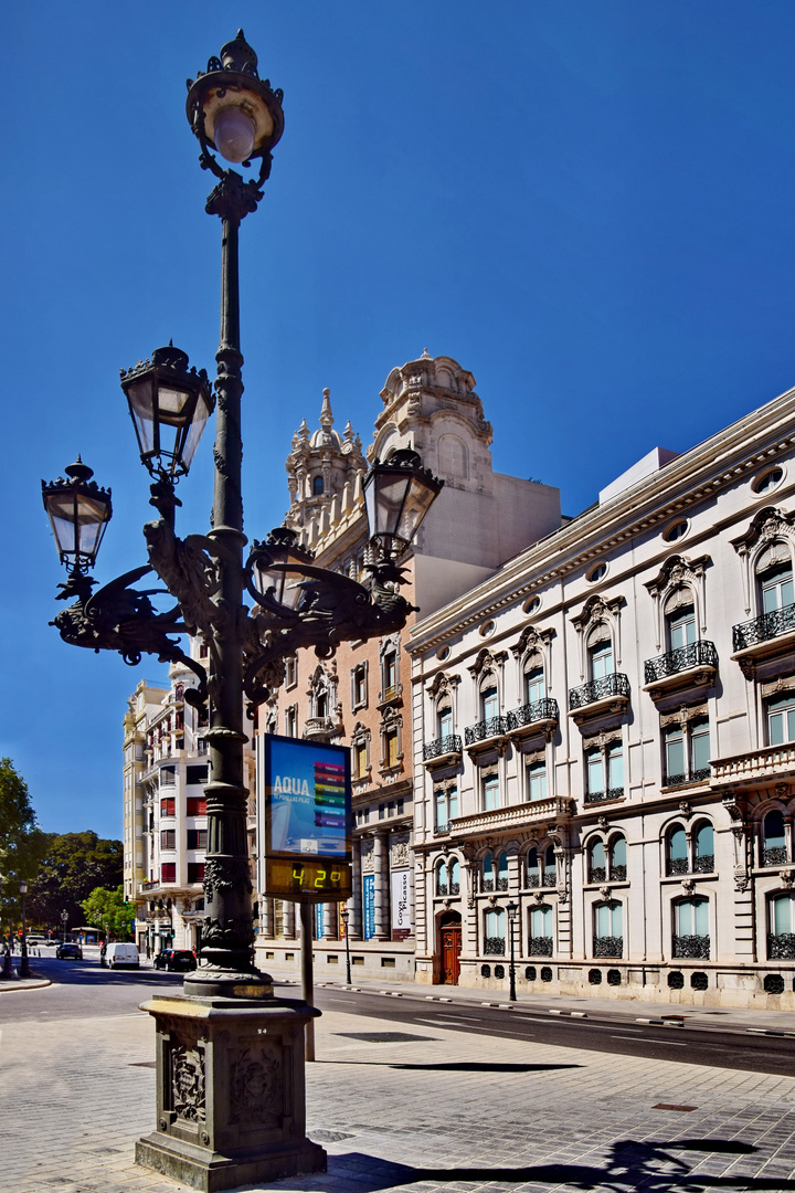 Valencia, das Thermometer zeigt 42º C