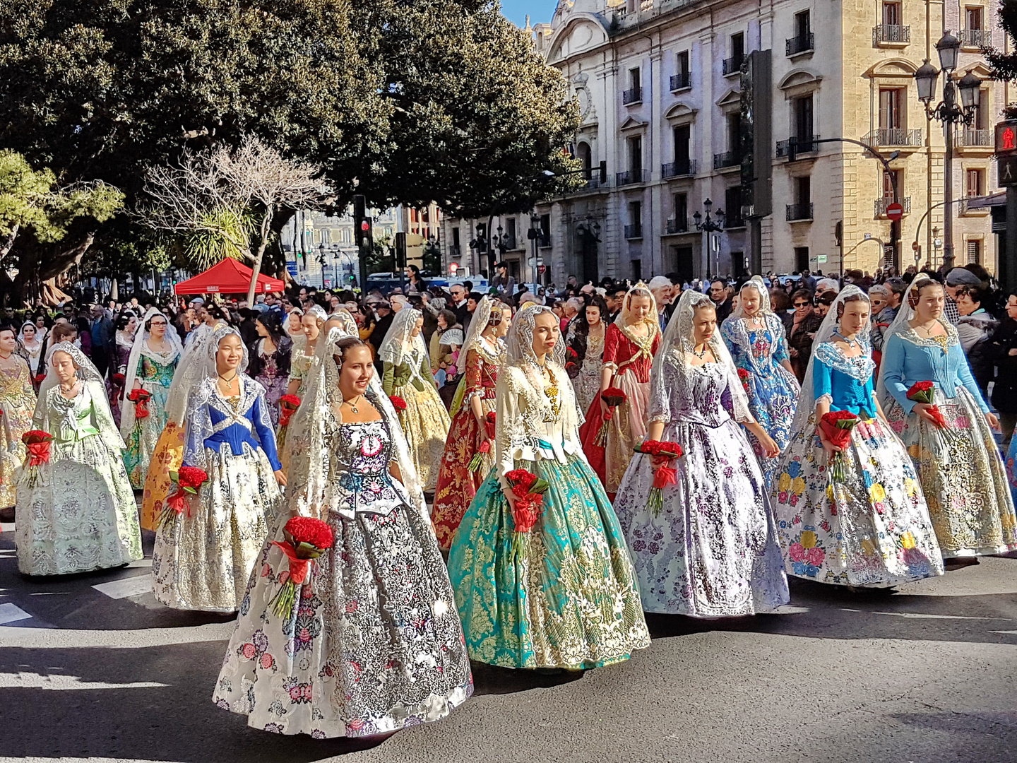 Valencia: Fallas 2.1.,Trachtenumzüge