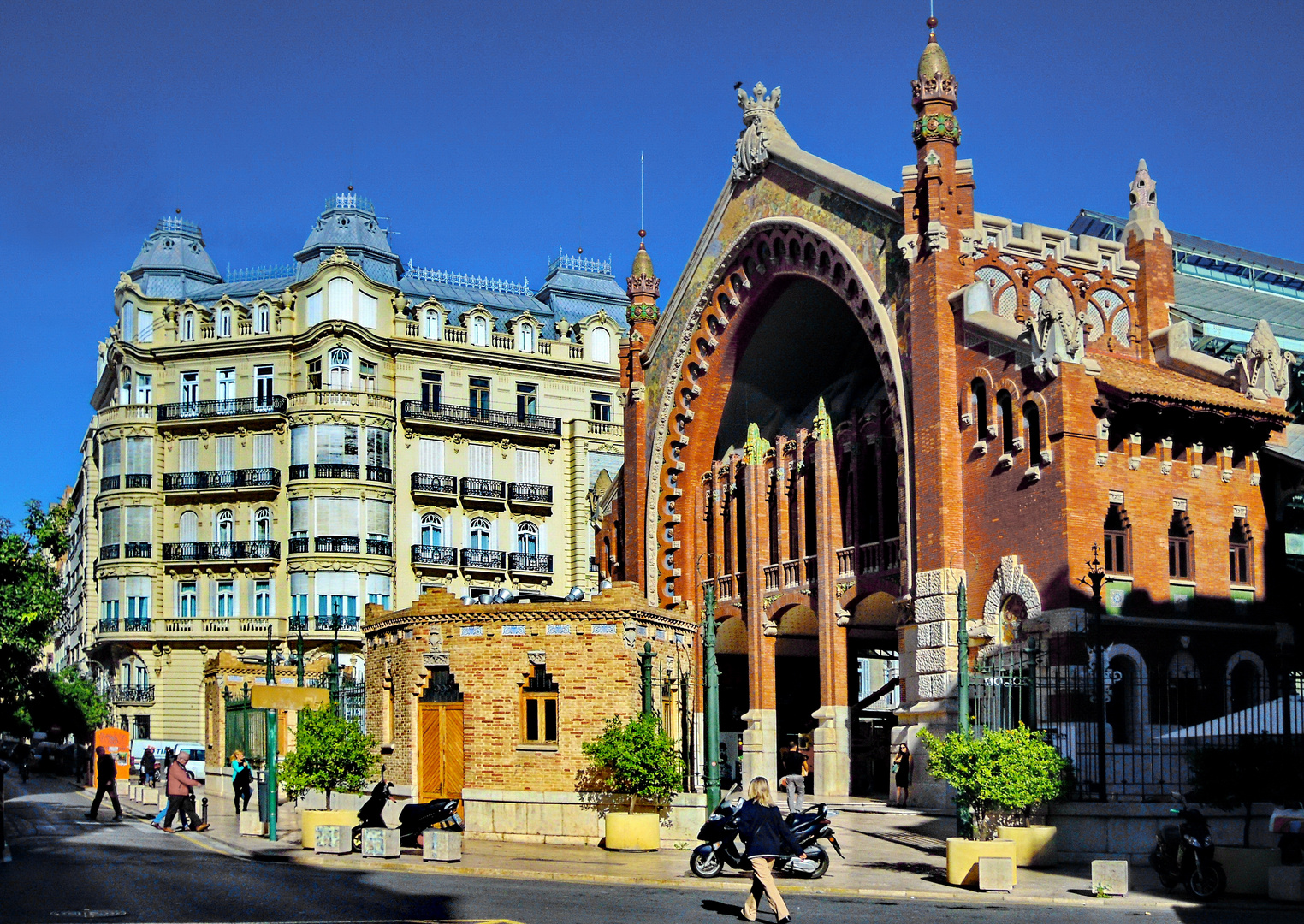 Valencia: Mercado de Colón, Westseite