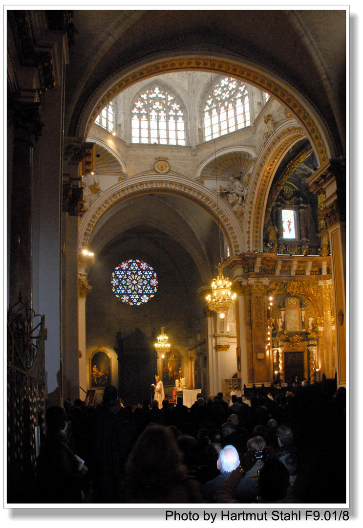 Valencia, Misa en la Catedral de Valencia