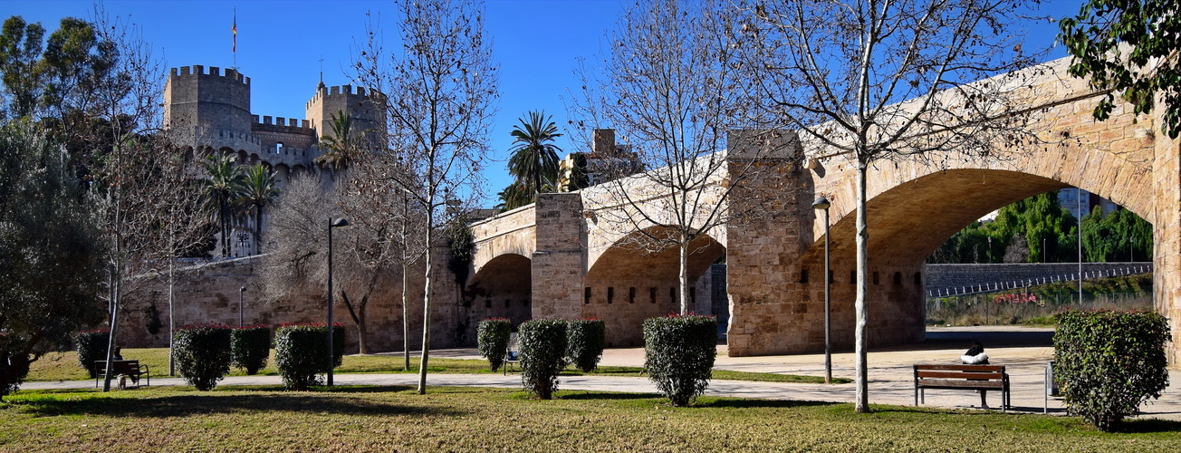 Valencia, Serranos Brücke und Stadttor