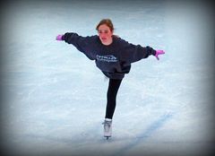 Valentina aime glisser sur la glace