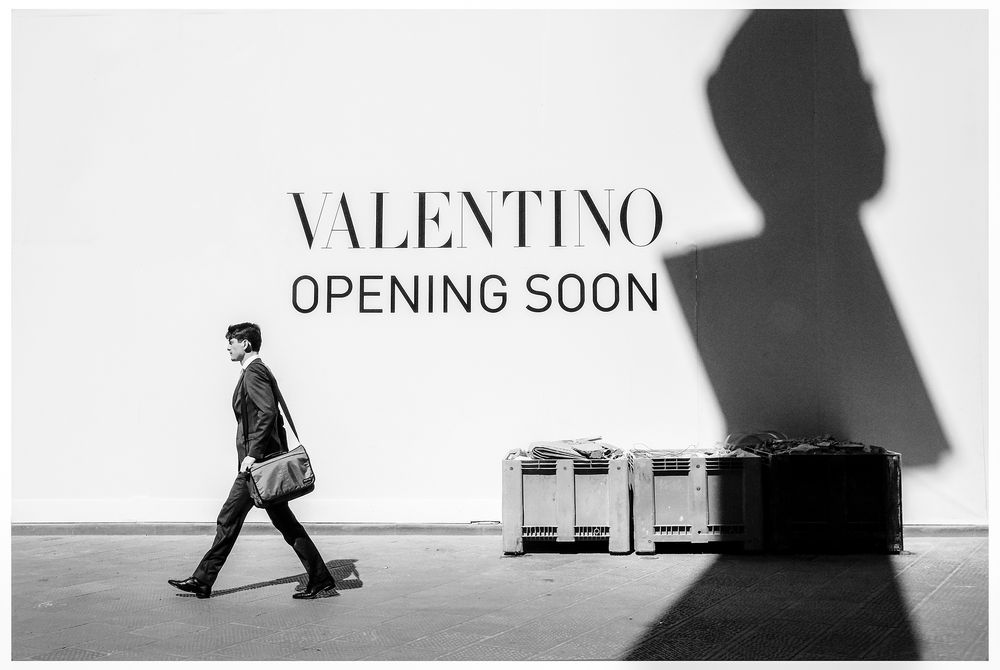 "Valentino vestito di nuovo"