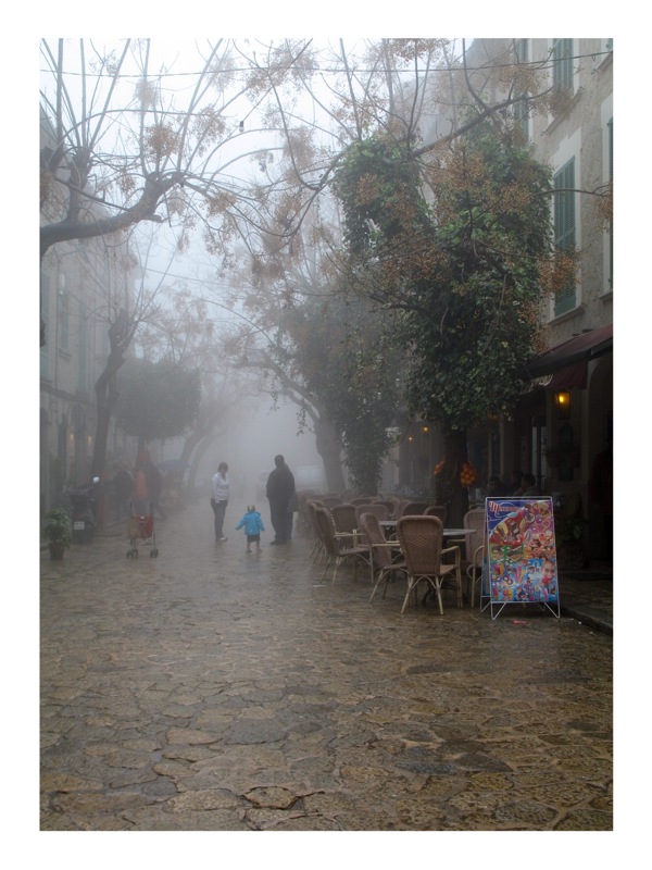 Valldemossa im Nebel