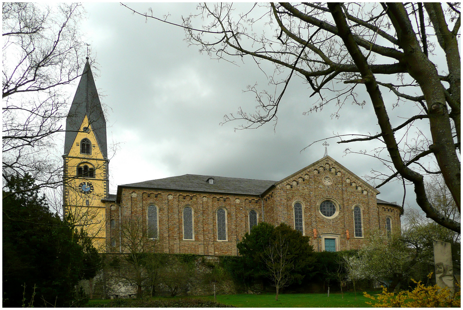 Vallendar (4) Kath.Pfarrkirche St.Petrus und Marcellinus