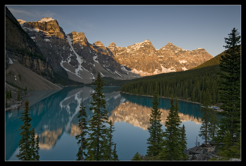 Valley of the ten peaks - Moraine Lake