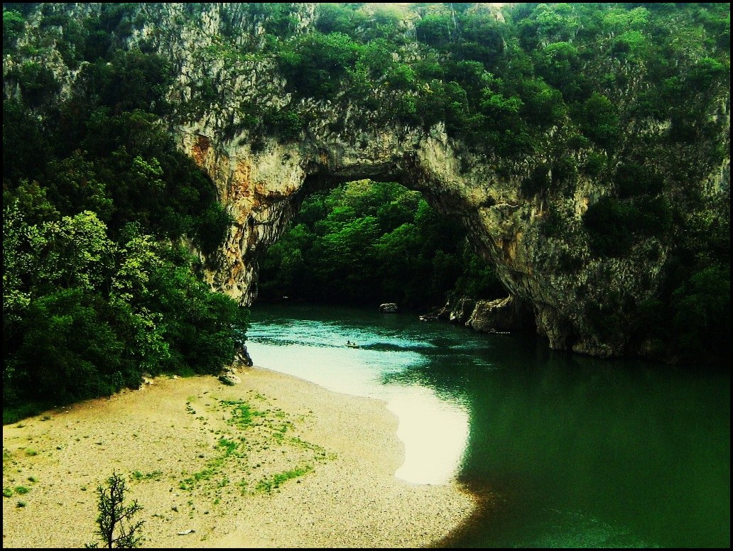 VALLON - PONT- D'ARC