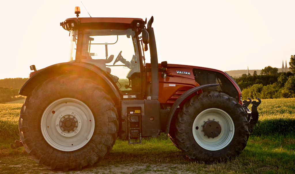 Valtra S292 Schlepper im Münsterland