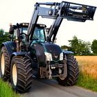 Valtra T153 HiTech mit Frontlader