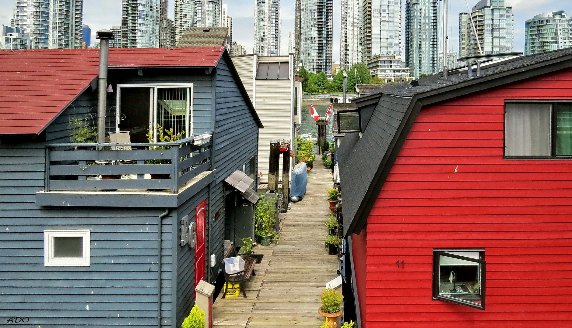 Vancouver Living ...  in a Floating Home