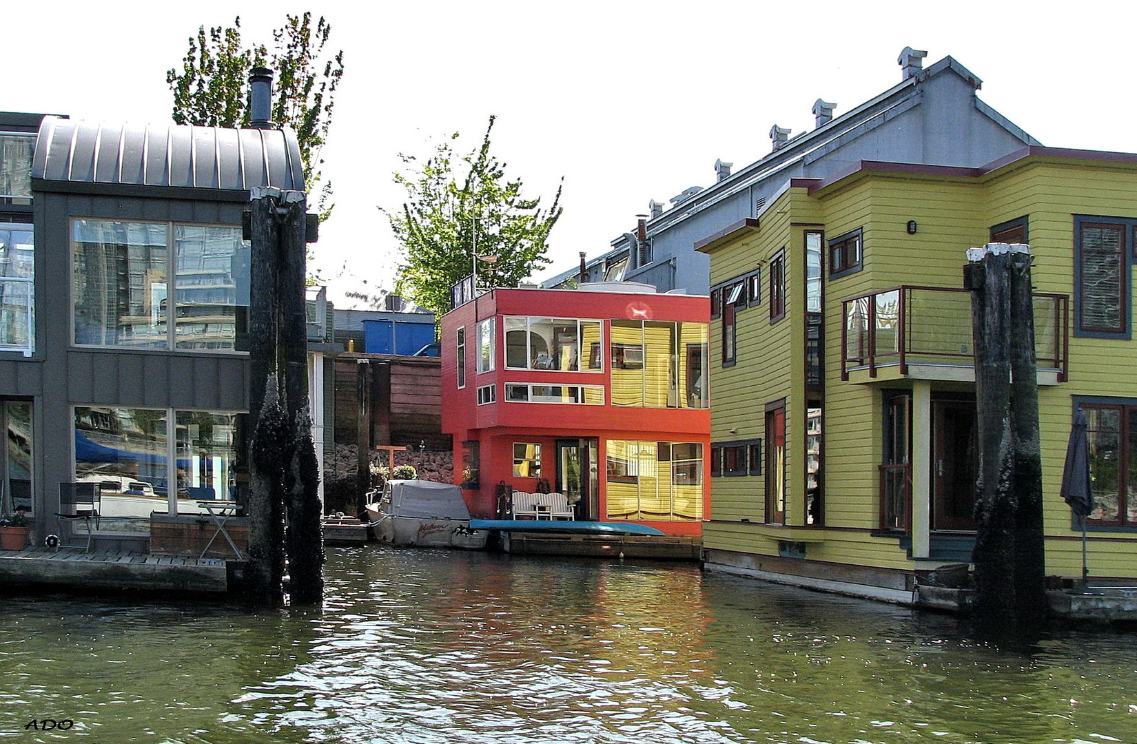 Vancouver Living ... in a Floating Home