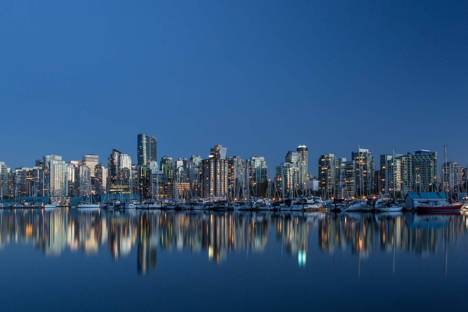 Vancouver Skyline in der Dämmerung