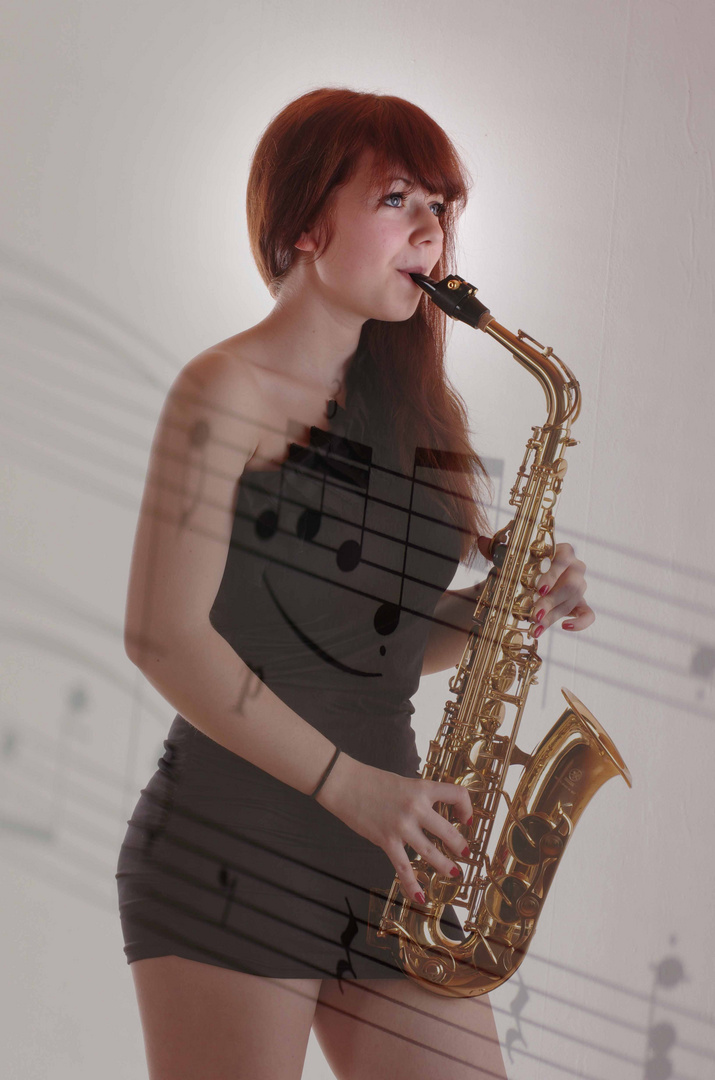 Vanessa mit Saxophon